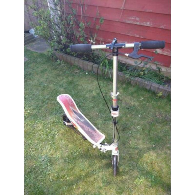 Nette Space Scooter, geen roest, weinig gebruikt