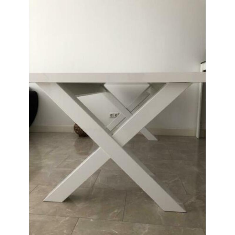 Hoogglans Eettafel X Poot
