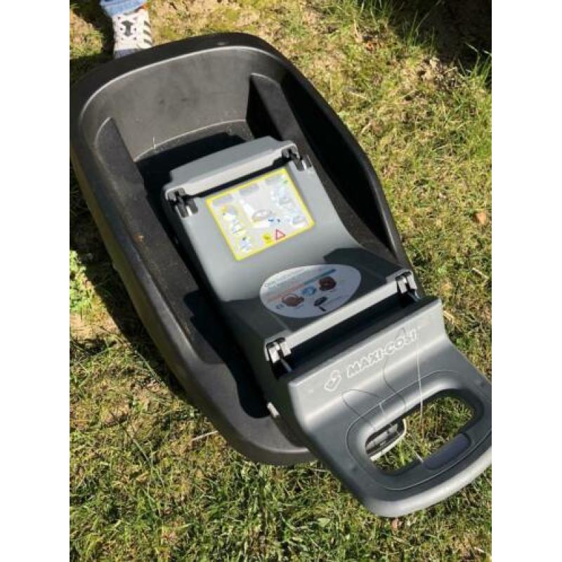 FamilyFix isofix met maxi-cosi pebble autostoel groep 0
