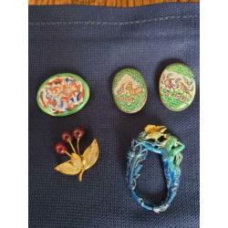 5 oude metalen broches