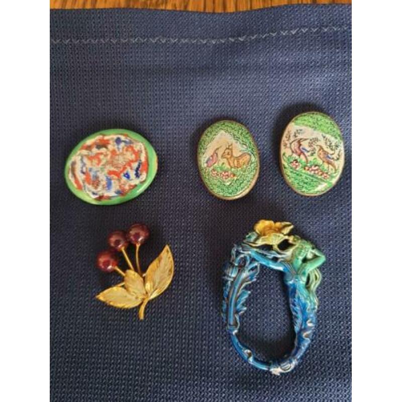 5 oude metalen broches