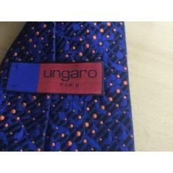 Ungaro. Das.