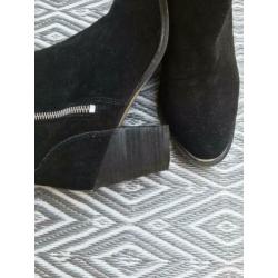 Enkellaarsjes suede zwart 38