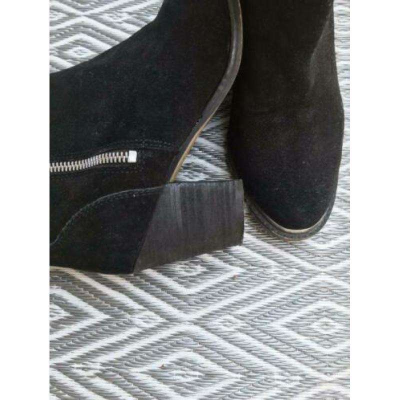 Enkellaarsjes suede zwart 38