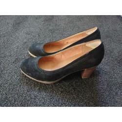 Pump zwart velours maat 41
