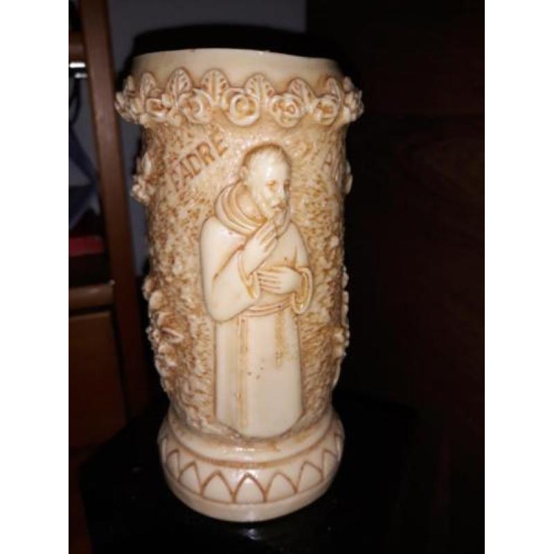 Speksteen of marmer beker padre pio en maria