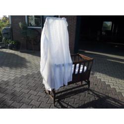 Babywiegje antiek eiken