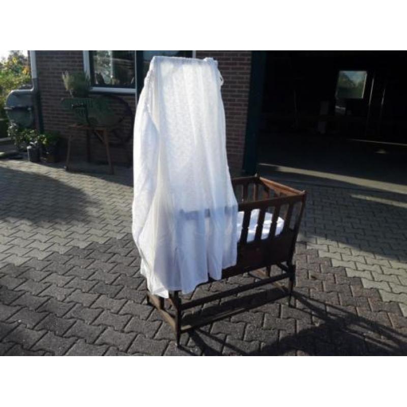 Babywiegje antiek eiken