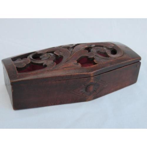 Fraai uitgewerkt houten (sieraden) doosje Japan ca. 1900