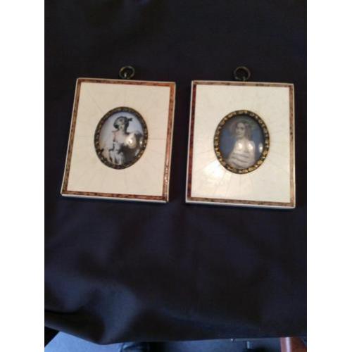 2 mooie miniatuur lijstjes ivoor