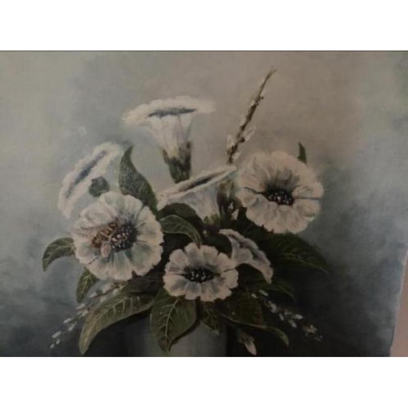 Stilleven van bloemen op linnen,