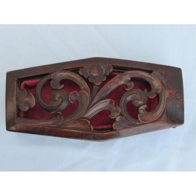 Fraai uitgewerkt houten (sieraden) doosje Japan ca. 1900