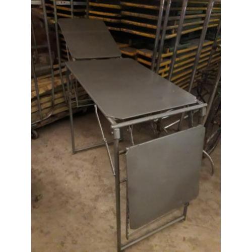 bed-tafel-brocant metalen legertafel
