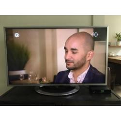Sony 42inch 3D Full-HD LED TV, Smart TV, Netflix!