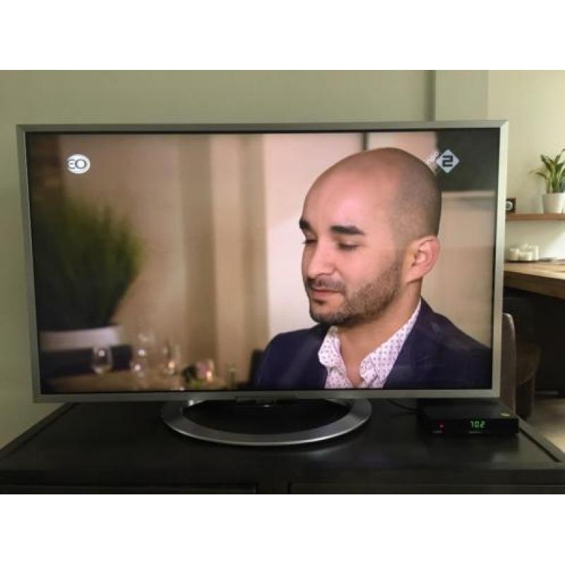 Sony 42inch 3D Full-HD LED TV, Smart TV, Netflix!
