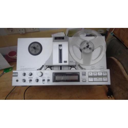akai m77