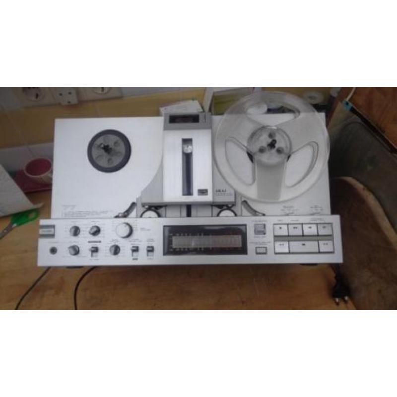 akai m77