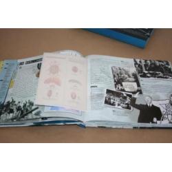 De Koude Oorlog - Met unieke uitneembare documenten e.d. !!