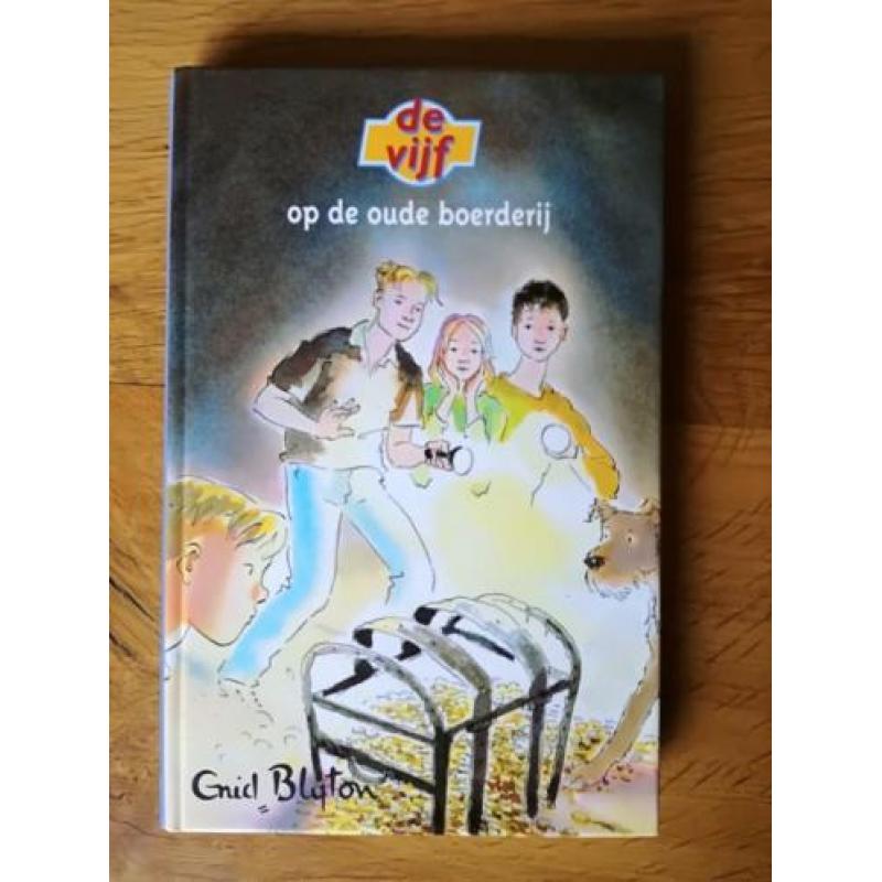 2 hardcover de vijf boeken door Enid Blython