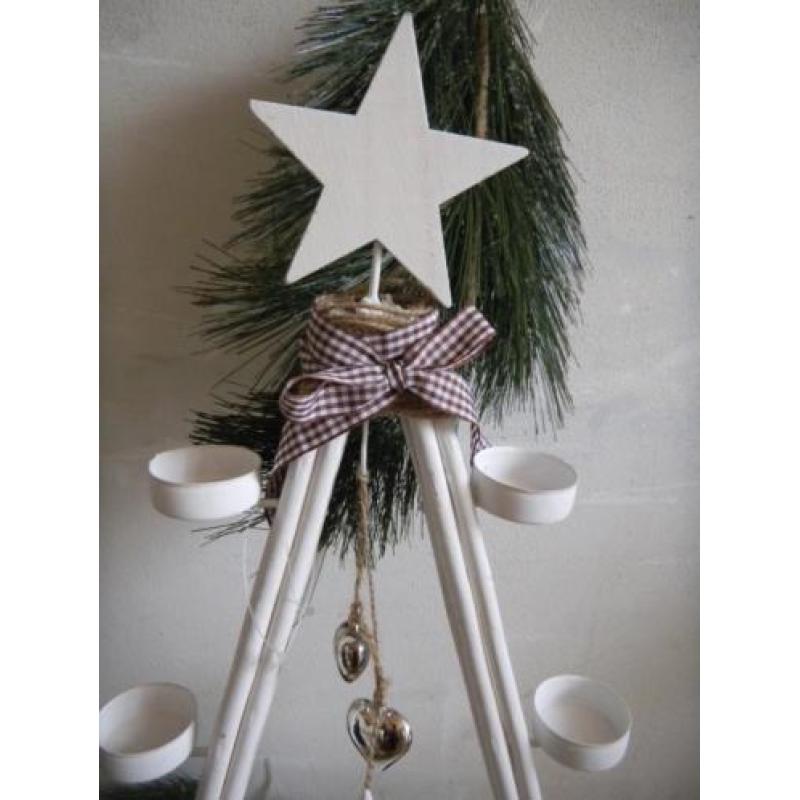 witte kerstboom met 6 waxinelichthouders 2 hartjes