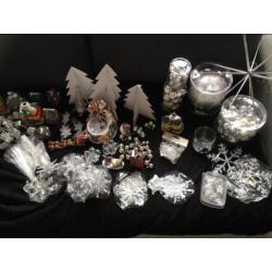 Niet gratis !! Veel zilveren kerstspullen