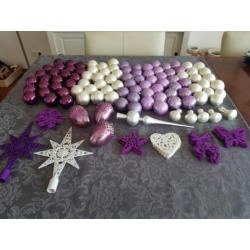 Kerstboom versiering wit/lila/paars 133 stuks in box
