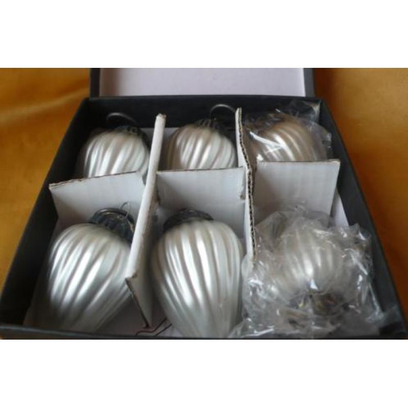 Kerst ballen in originele doos zilver Kugel