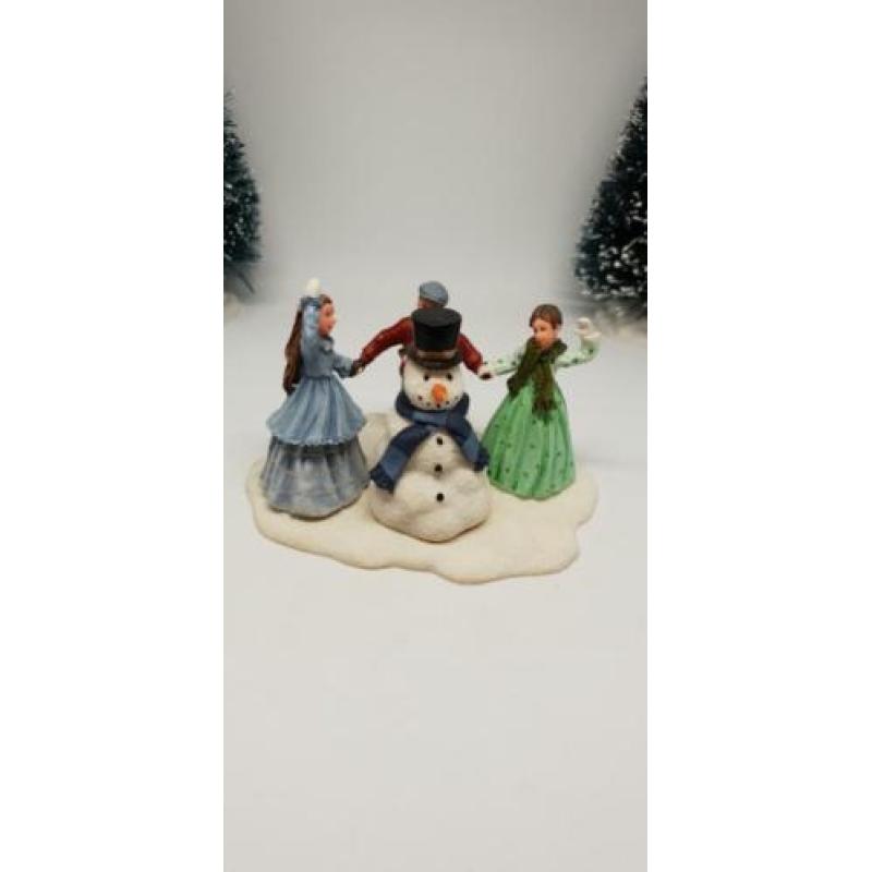 Luville Dance arround snowman