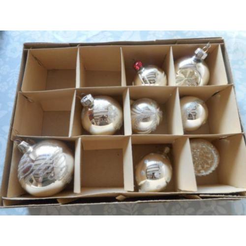 Doosje met 8 oude kerstballen [4]