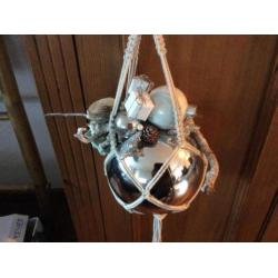 Bewerkte Kerstbal in een hanger