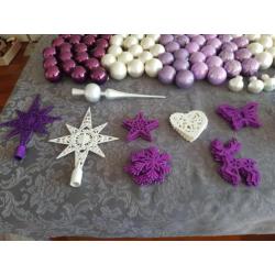 Kerstboom versiering wit/lila/paars 133 stuks in box