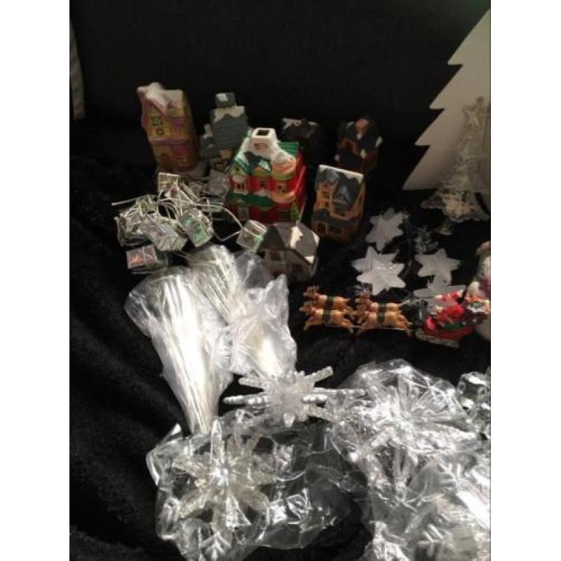 Niet gratis !! Veel zilveren kerstspullen