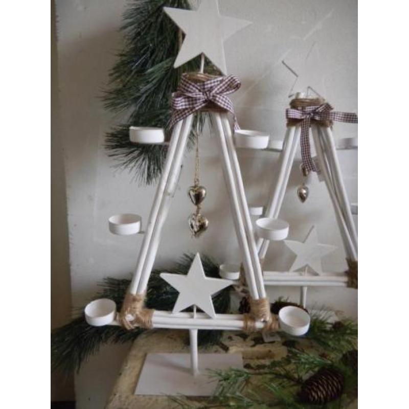 witte kerstboom met 6 waxinelichthouders 2 hartjes