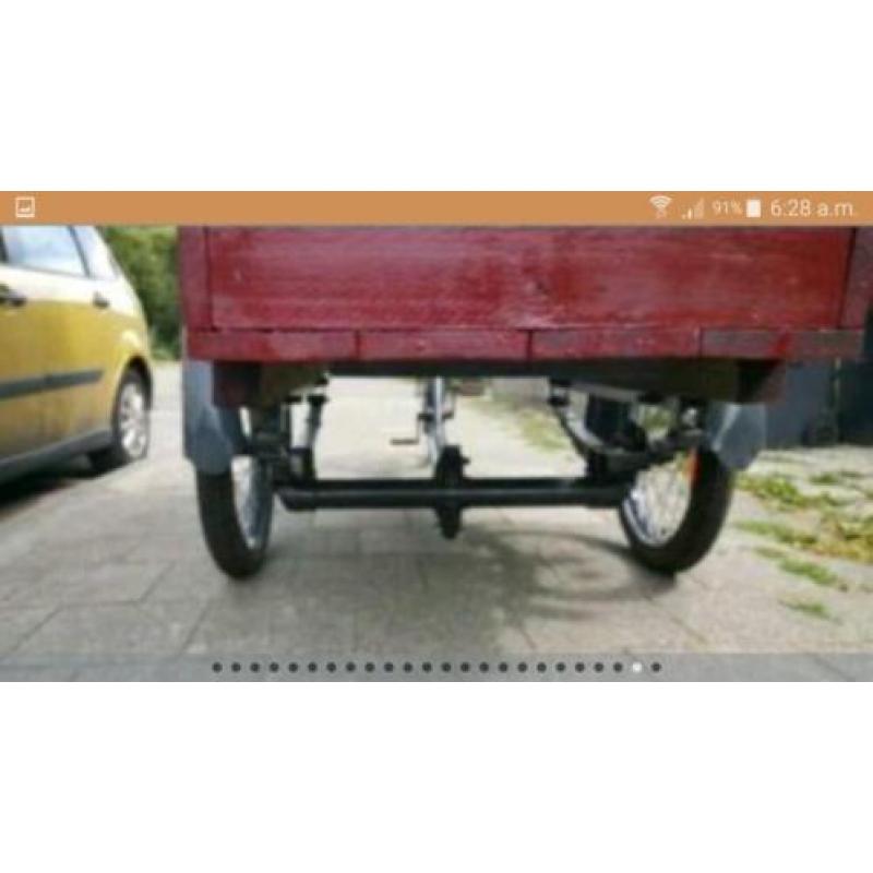 Antiek / Oldtimer bakfiets BATAVUS met markt kraam