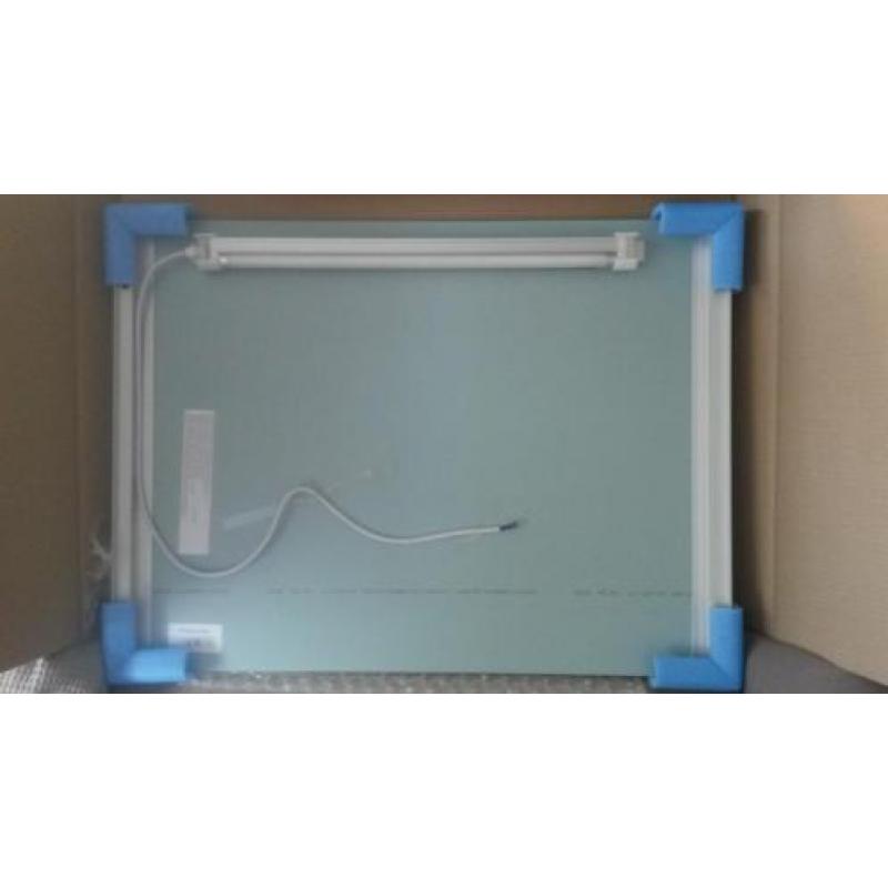Velo 800 Badkamer spiegel 80x60 cm +TL verlichting (nieuw)