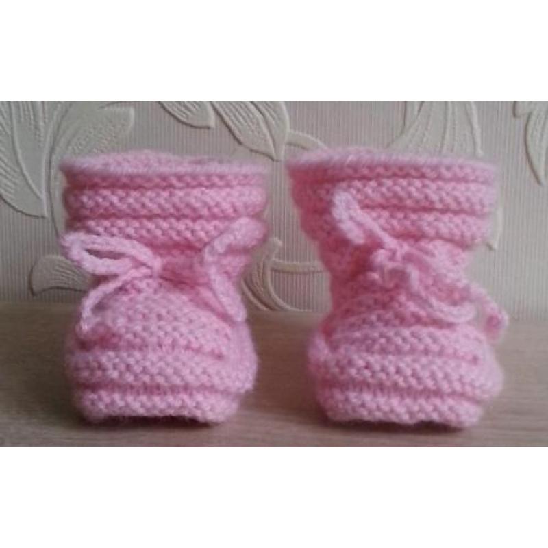 Roze Babybooties, handgebreid, maat 0-3 maanden