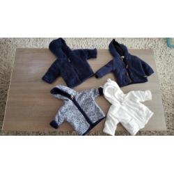 Twee zakken jongens newborn en groter kleding