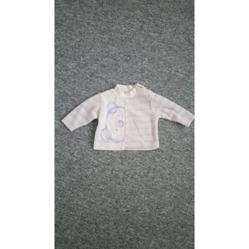 35 babykleertjes maat 50 t/m 62 + 3 x sokjes