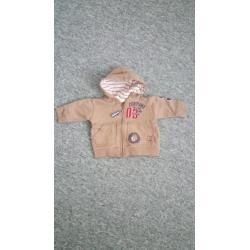 35 babykleertjes maat 50 t/m 62 + 3 x sokjes