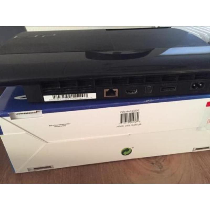 Te ps3 500gb 2 controllers met games