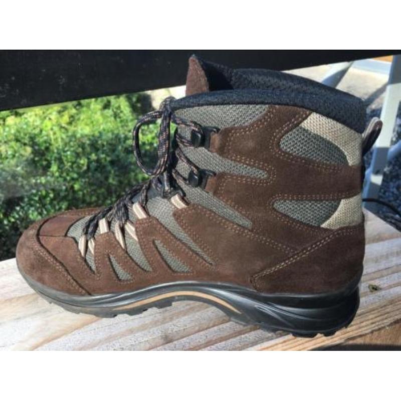 Lowa Khumbu GTX Mid maat 9 / 43,5 z.g.a.n.