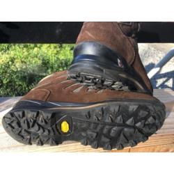 Lowa Khumbu GTX Mid maat 9 / 43,5 z.g.a.n.