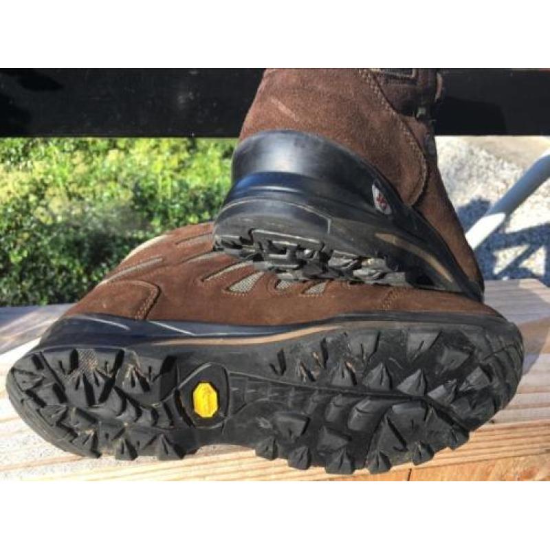 Lowa Khumbu GTX Mid maat 9 / 43,5 z.g.a.n.