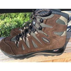 Lowa Khumbu GTX Mid maat 9 / 43,5 z.g.a.n.