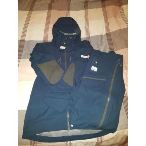 Fjallraven bergtagen eco-shell pak / jack maat M / broek 50