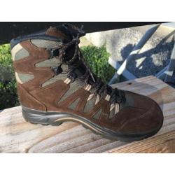 Lowa Khumbu GTX Mid maat 9 / 43,5 z.g.a.n.