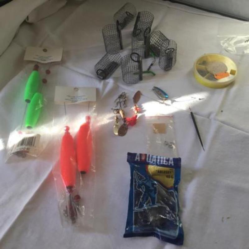 Diverse vismaterialen . Per foto in één koop